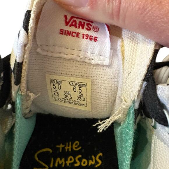 Women’s size 6.5 VANS customs The Simpsons high top shoes - Picture 3 of 8